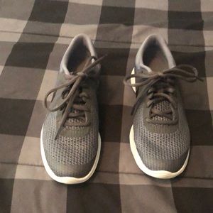 Youth boys Nike gym shoes